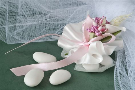 <b>סוכריות ממולאות אגוז. (צילום: shutterstock)</b>